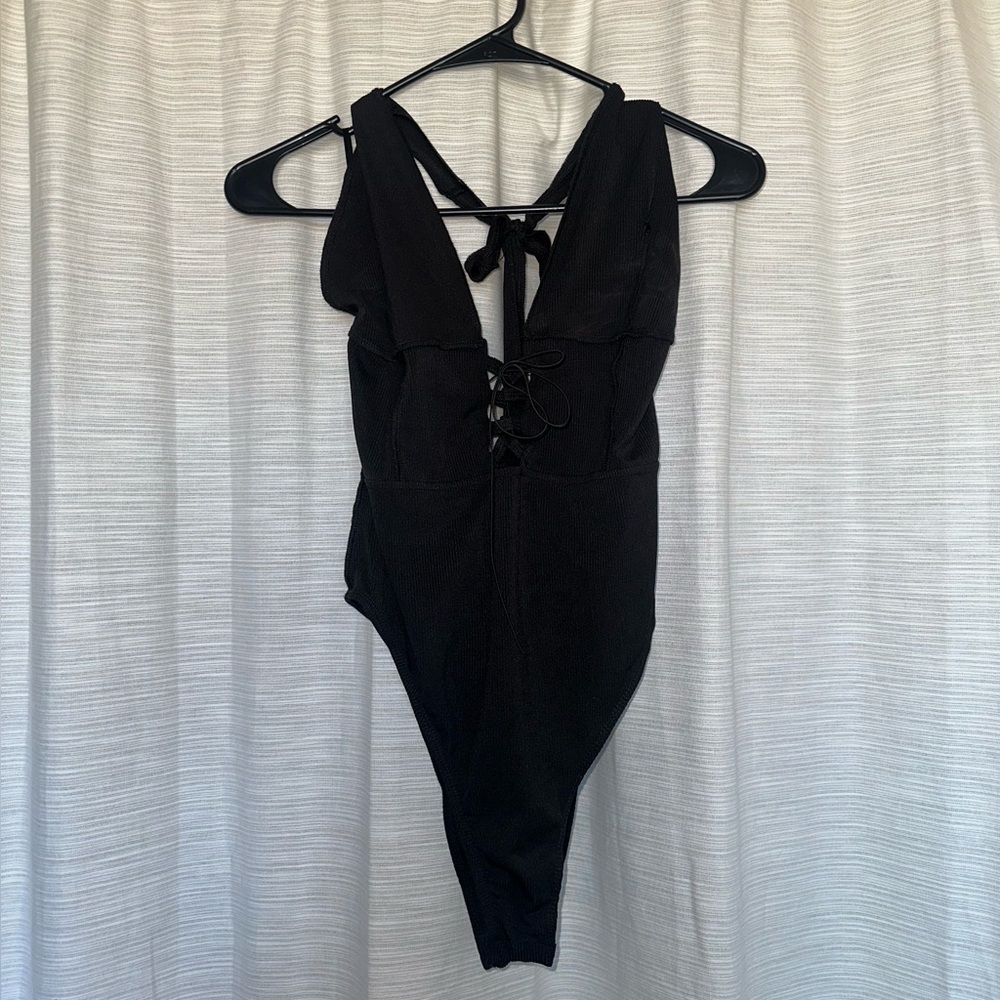 Black Open Back Lace Front Body Suit (L)